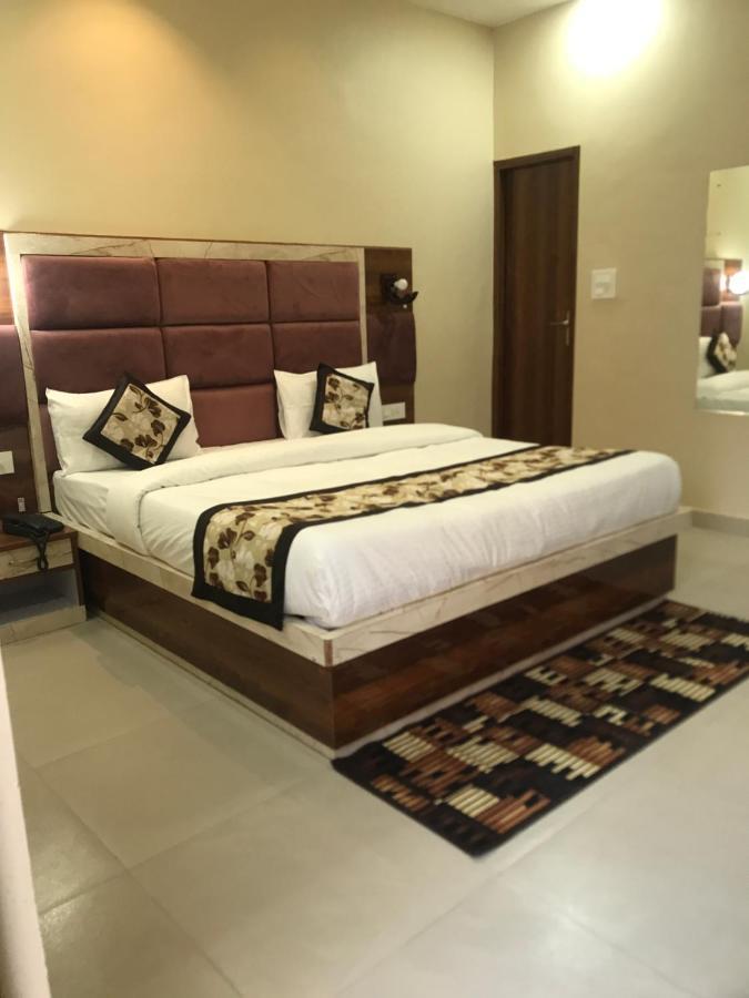 The Sunshine Apartment Agra  Ngoại thất bức ảnh