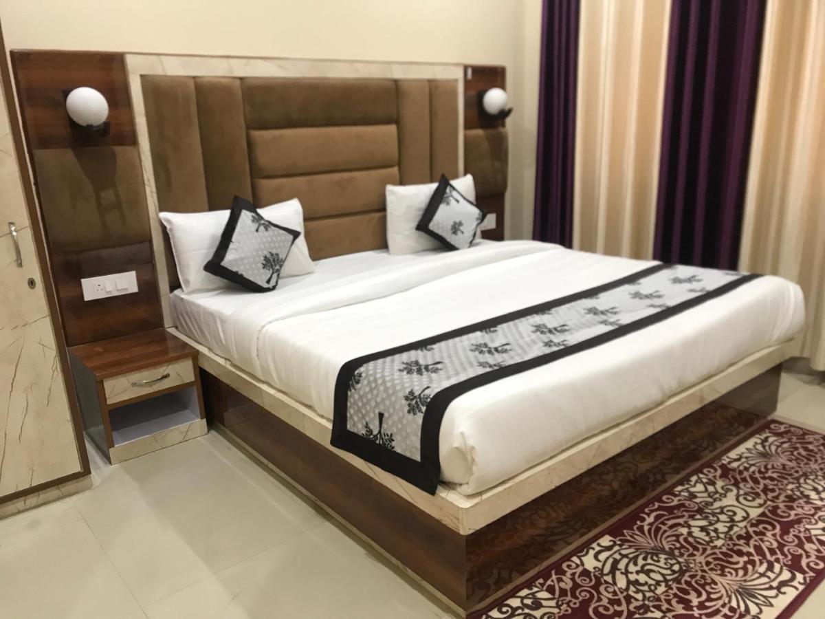 The Sunshine Apartment Agra  Ngoại thất bức ảnh